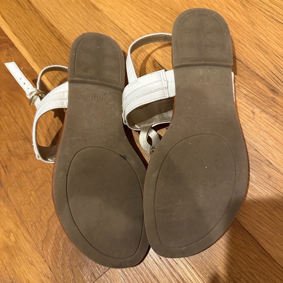 Guess Sandals - Picture 2 of 4
